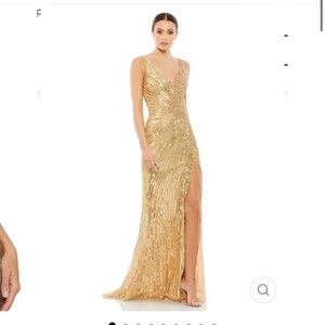 NWT MAC DUGGAL BEADED FLORAL SLEEVELESS GOWN Style 5473 size 4